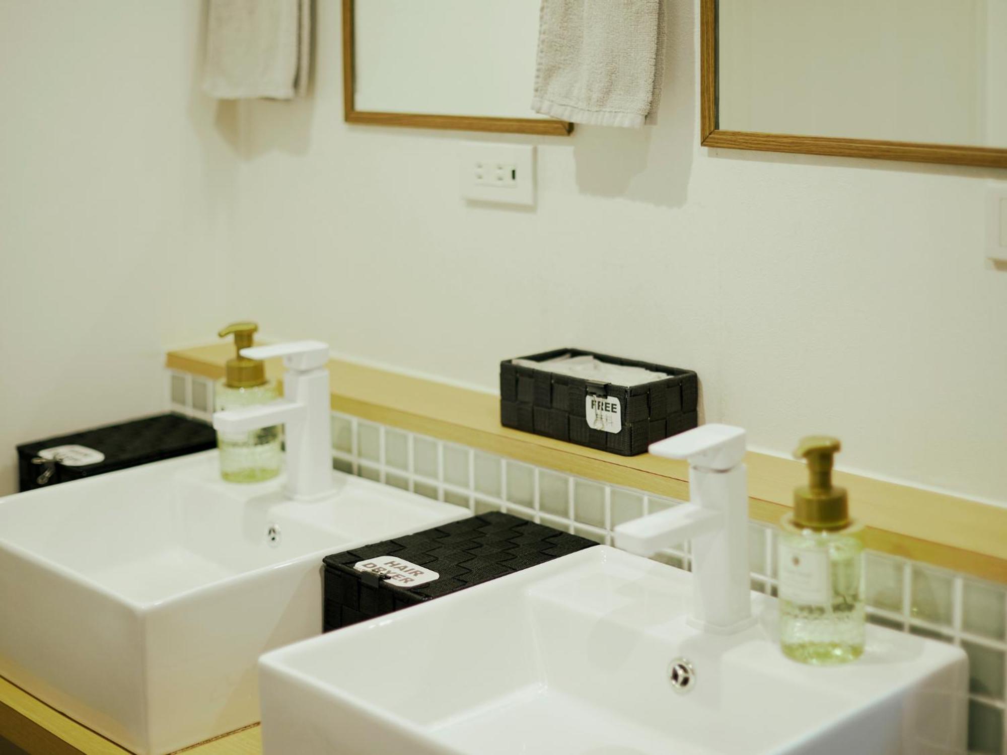 Akasaka Hive Hostal *